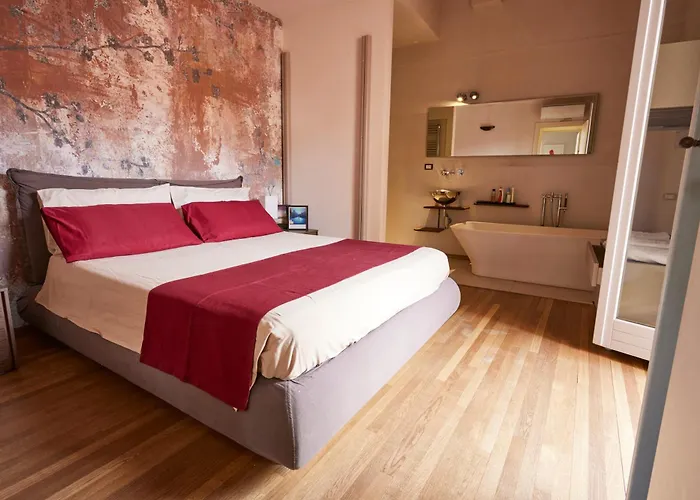 Bright And Peaceful In Historic Palazzo Apartment *