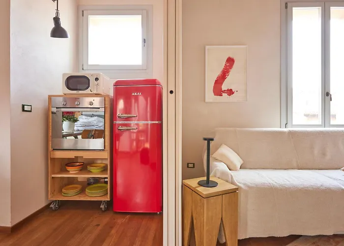 Bright And Peaceful In Historic Palazzo Apartment Bologna