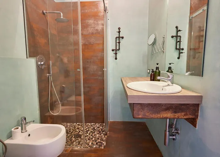 Apartment Bright And Peaceful In Historic Palazzo Bologna