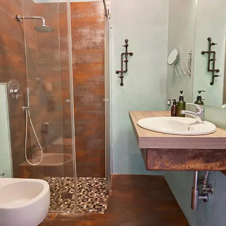 Apartment Bright And Peaceful In Historic Palazzo Bologna