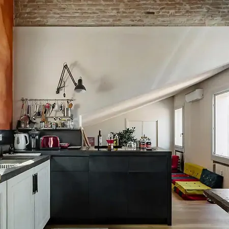 Apartment Bright And Peaceful In Historic Palazzo