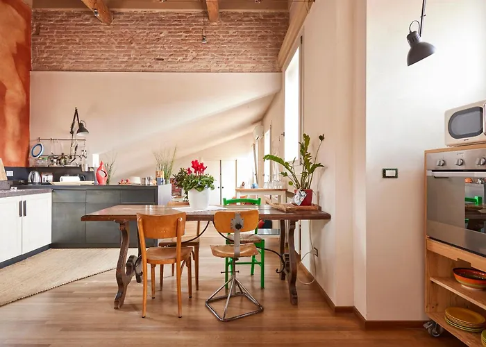 Bright And Peaceful In Historic Palazzo