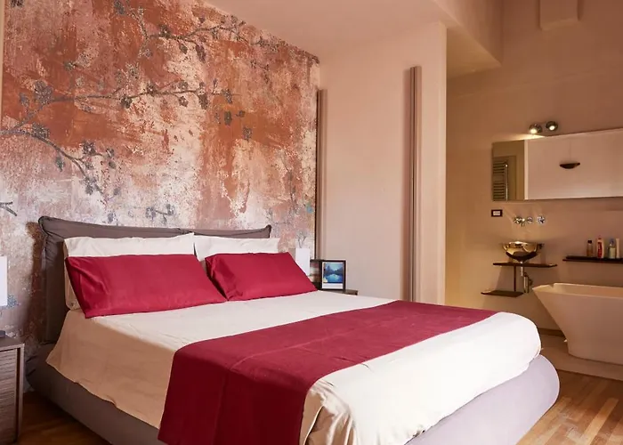 Bright And Peaceful In Historic Palazzo Lägenhet