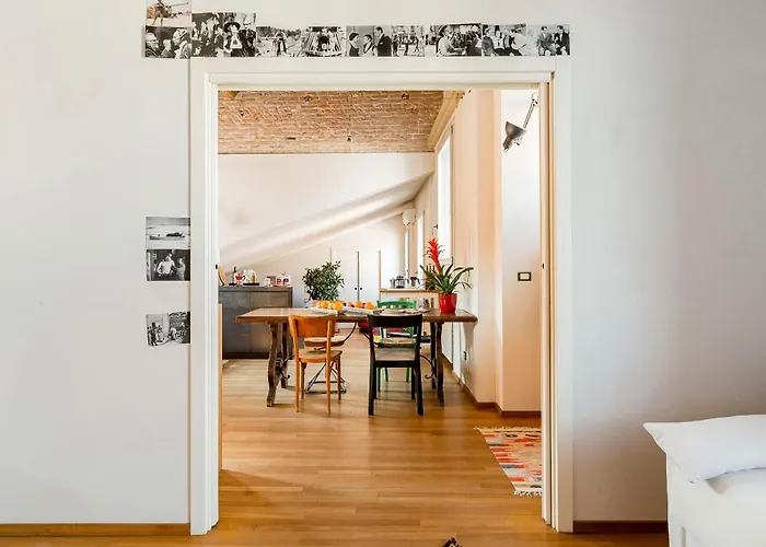 Bright And Peaceful In Historic Palazzo