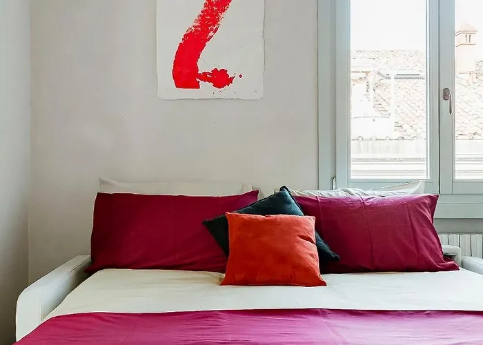 Bright And Peaceful In Historic Palazzo *