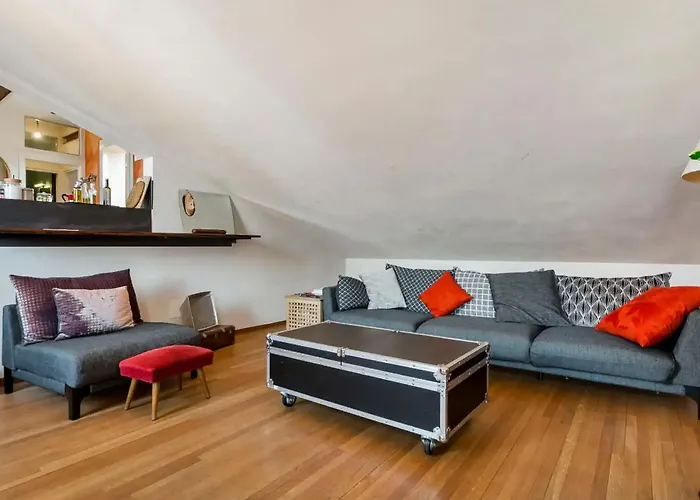 Bright And Peaceful In Historic Palazzo Bologna