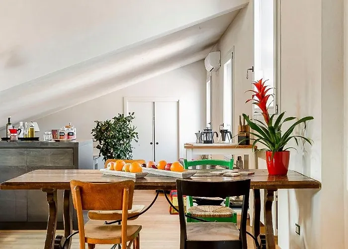 Bright And Peaceful In Historic Palazzo Lägenhet