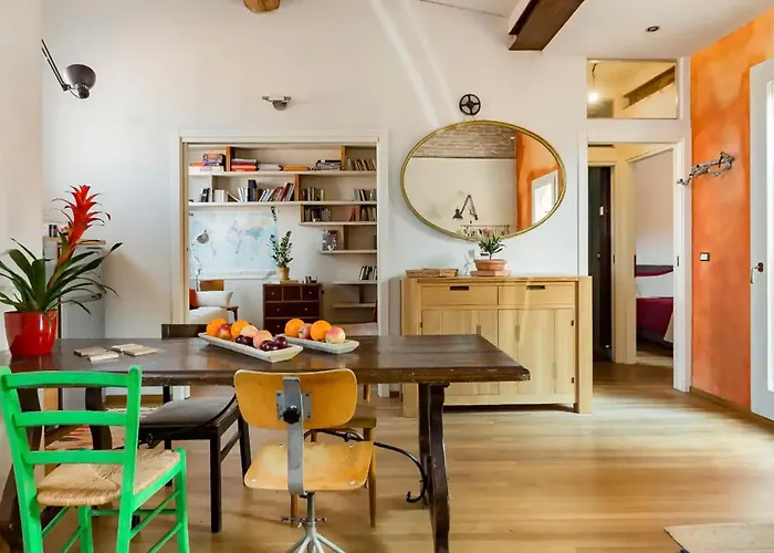 Bright And Peaceful In Historic Palazzo