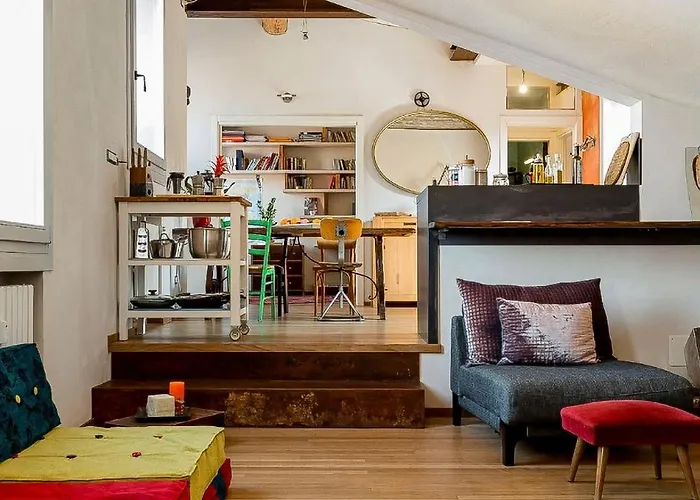 Bright And Peaceful In Historic Palazzo Bologna