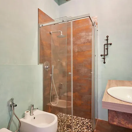 Bright And Peaceful In Historic Palazzo Apartamento