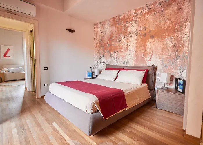 Bright And Peaceful In Historic Palazzo *